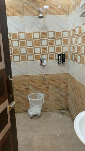 Bathroom 4, hotel Rajhans, Panchkula