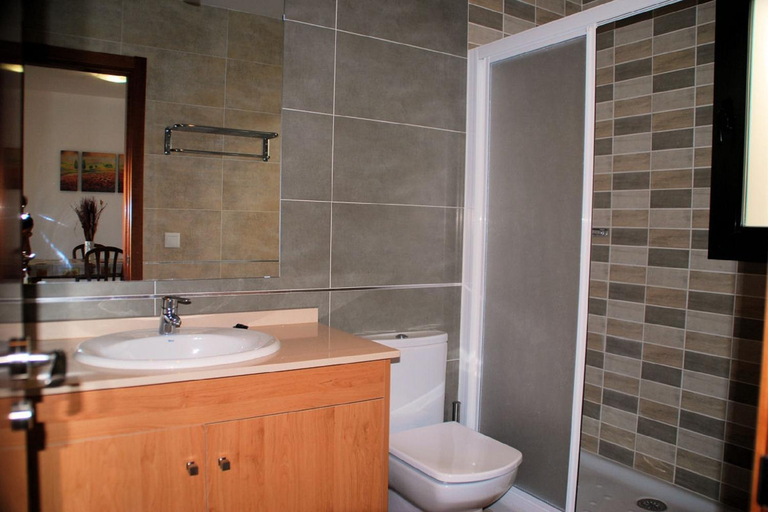Bathroom 4, Apartamentos Plaza, Málaga