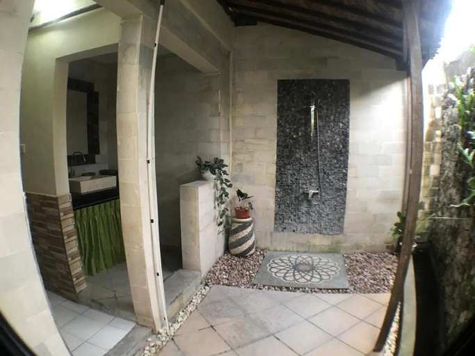 Bathroom 2, Canggu Pinpoint Rooms, Badung