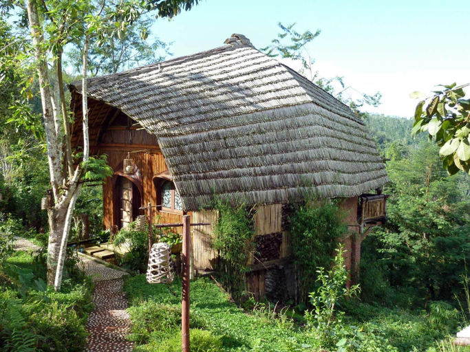 Exterior 5