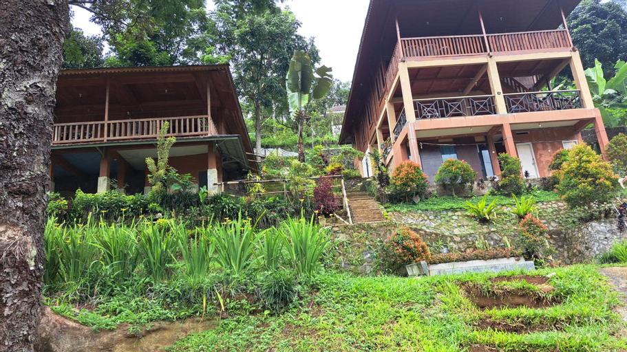 Exterior 1