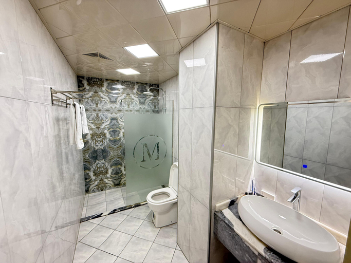 Bathroom 3, Montinn Premier Hotel, Baku