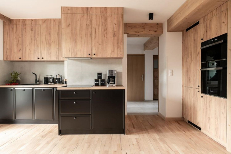 Others 4, Apart-Center Motola Residence, Tatra