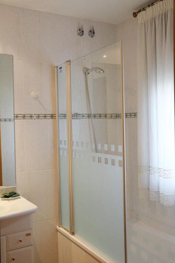 Bathroom, Casa Santos, Huesca