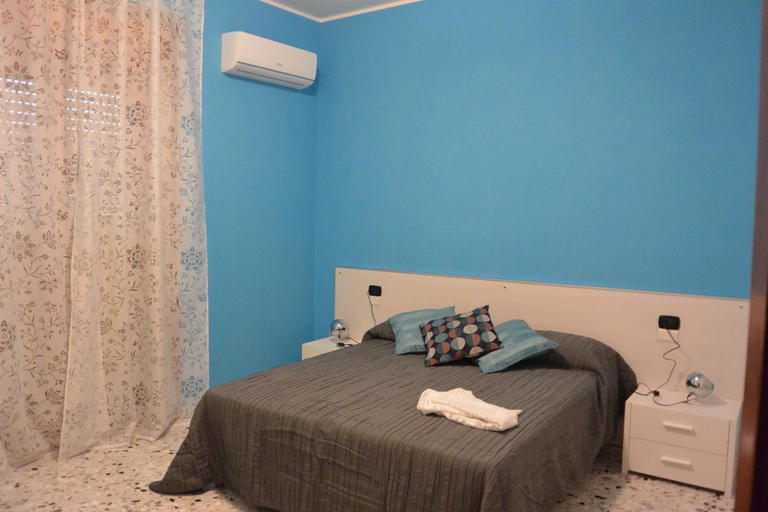 Others 4, B&B Piazza Madonnina, Salerno