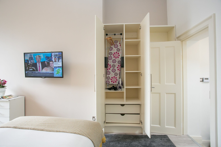 Bedroom 2, St. Stephen's Green Apartments, Dublin