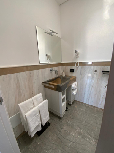 Bathroom 3, Oasi nel Deserto, Trapani
