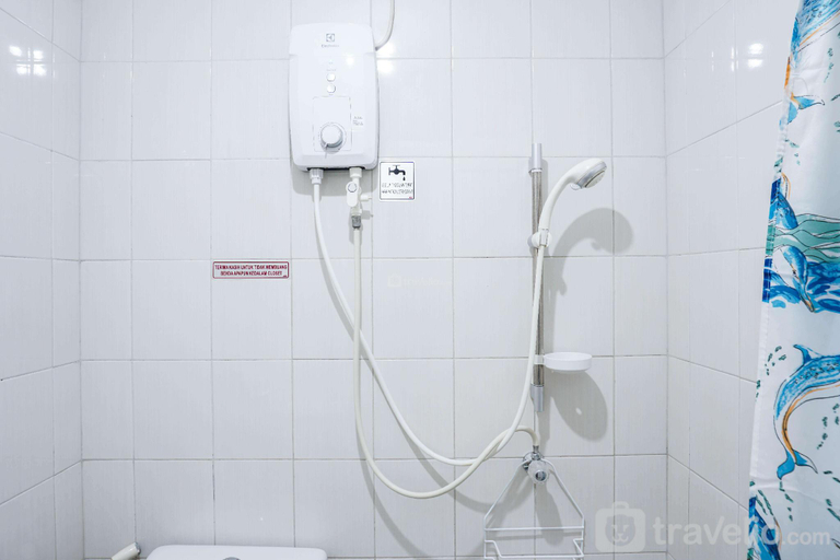 Bathroom 3, Strategic Studio Signature Park Grande By Travelio, Jakarta Selatan