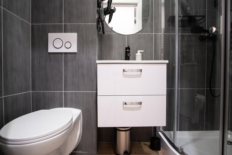 Bathroom 5