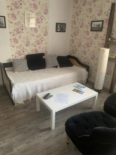 Bedroom 2, Chambres d'Hotes LES VERGERS DE LOUISE, Puy-de-Dôme
