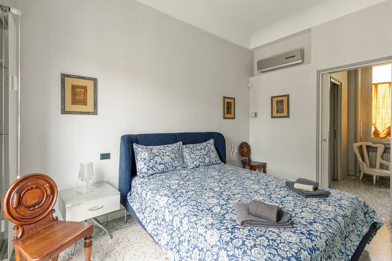 Bedroom 5, Stylish 1 br Close to Duomo, Milano