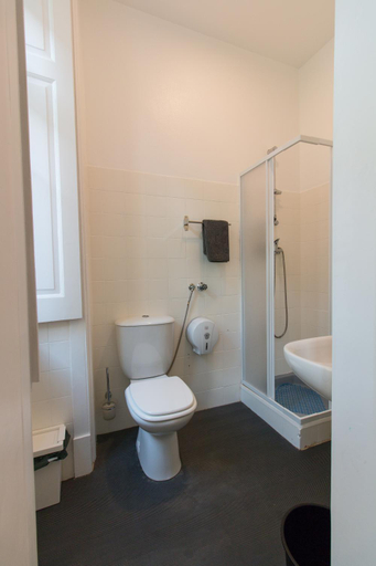 Bathroom 4, Change The World Hostels - Cascais - Estoril, Cascais