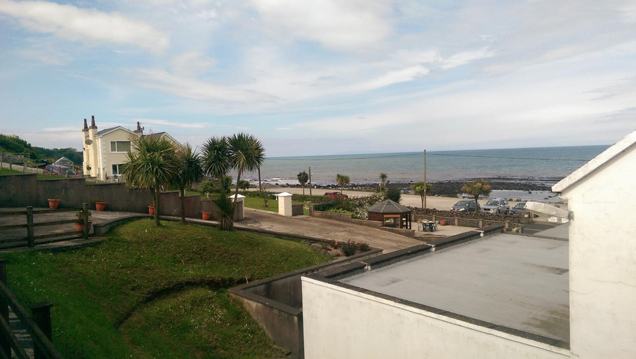 Others 4, Halfway House Hotel, Mid and East Antrim