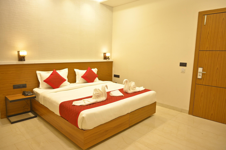 Others 5, Hotel 7b, Chhatarpur