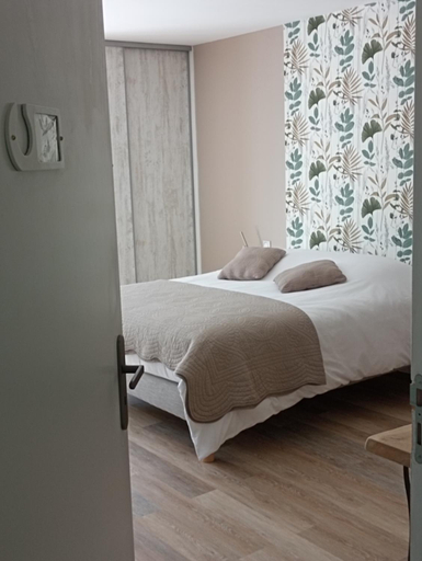 Bedroom 2, Chambres et Tables d'hotes " O Doux Matins " aux portes de Chinon, Indre-et-Loire