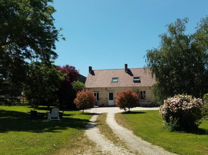 Exterior 10