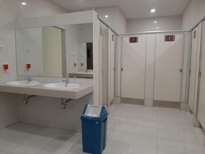 Bathroom 11