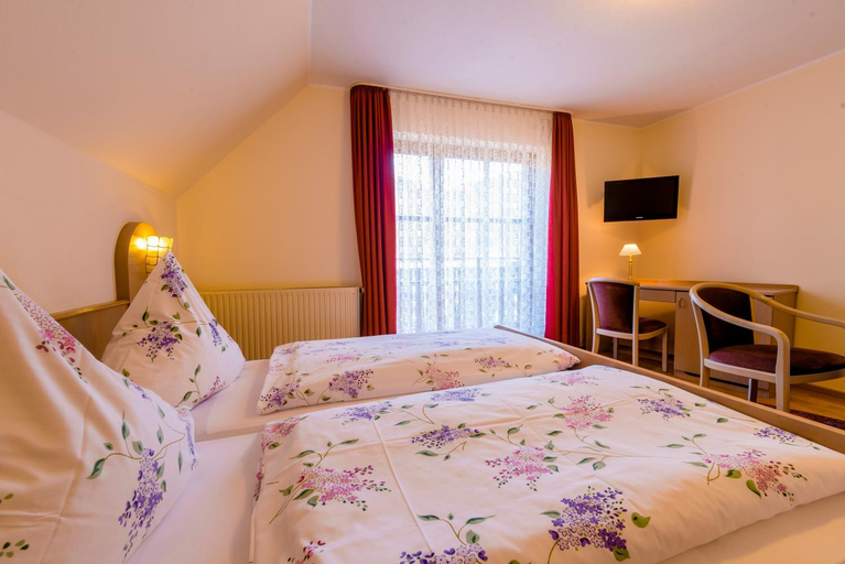 Bedroom 2, Gastehaus Sonne, Rastatt