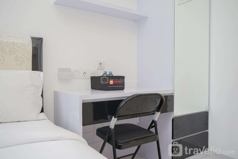 Bedroom 5, Elegant and Comfy Studio Sky House BSD By Travelio, South Tangerang