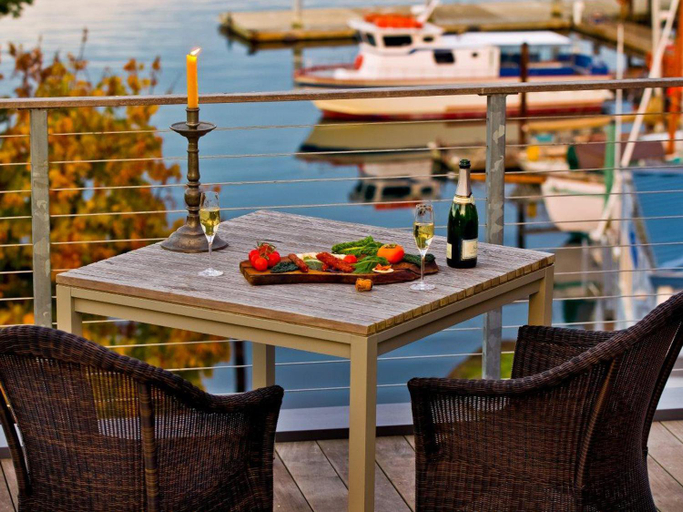 Food & Drinks, Island Inn at 123 West, San Juan