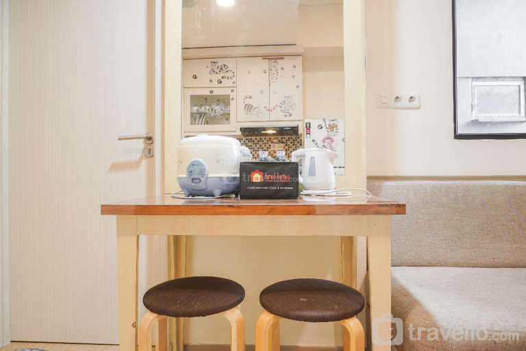 Others 4, Comfort 1BR with Working Room Meikarta By Travelio, Cikarang