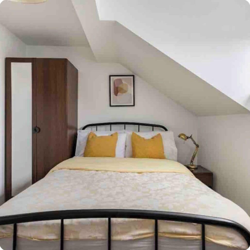 Bedroom 2, Town center white house, Poole