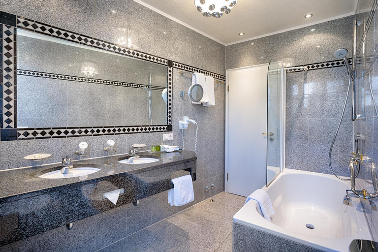 Bathroom 7