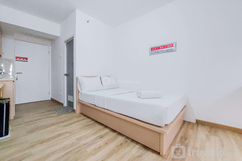 Studio (No Kitchen) Urbantown Serpong By Travelio, South Tangerang