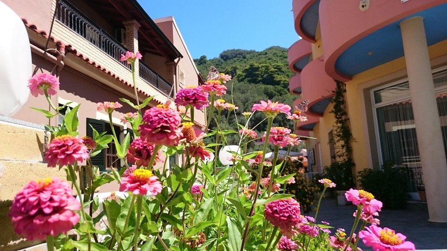Exterior & Views, Rolandos Apartments, Ionian Islands