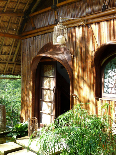 Exterior 8