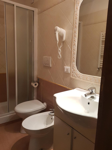Bathroom 3, B&B Rudy Center, Rome