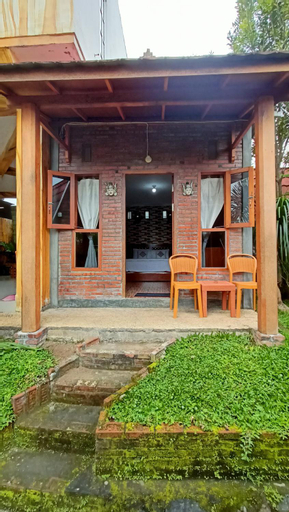 Exterior & Views 25