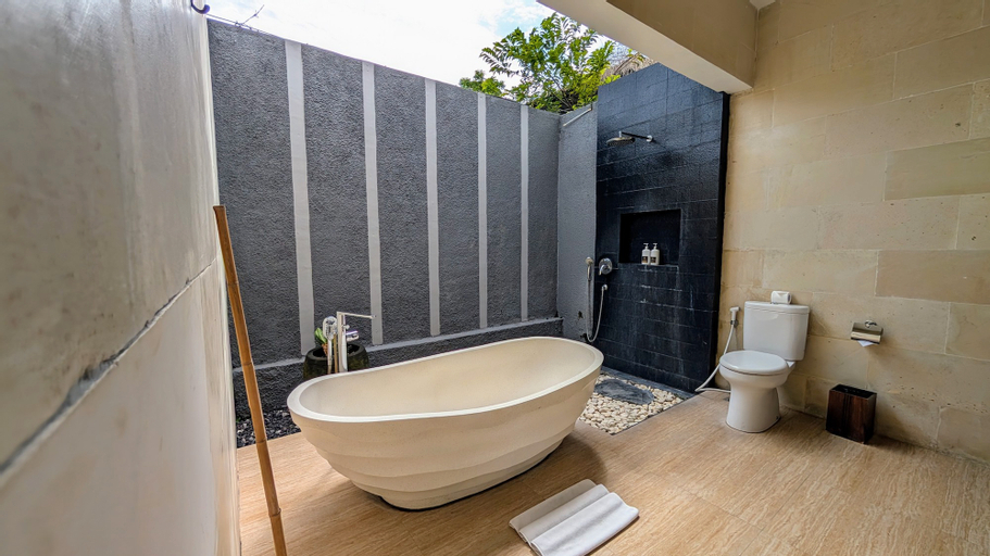 Bathroom 7