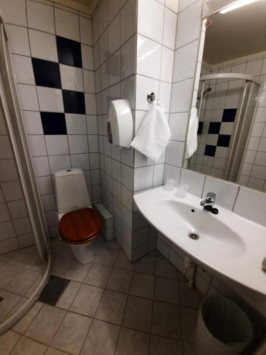 Bathroom 2, Sunndalsøra Hotell, Sunndal