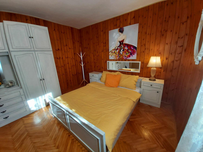 5, Apartments Gabriel, Nin