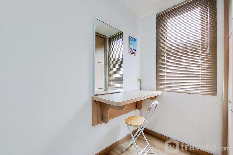 Others 2, Studio (No Kitchen) Urbantown Serpong By Travelio, South Tangerang