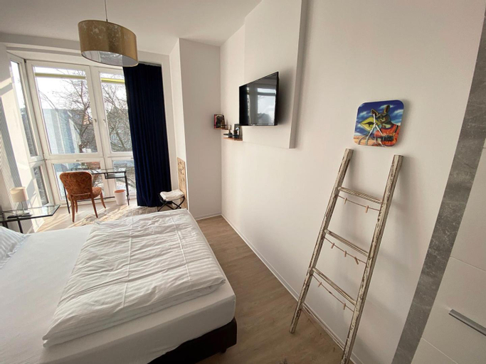 Bedroom 23