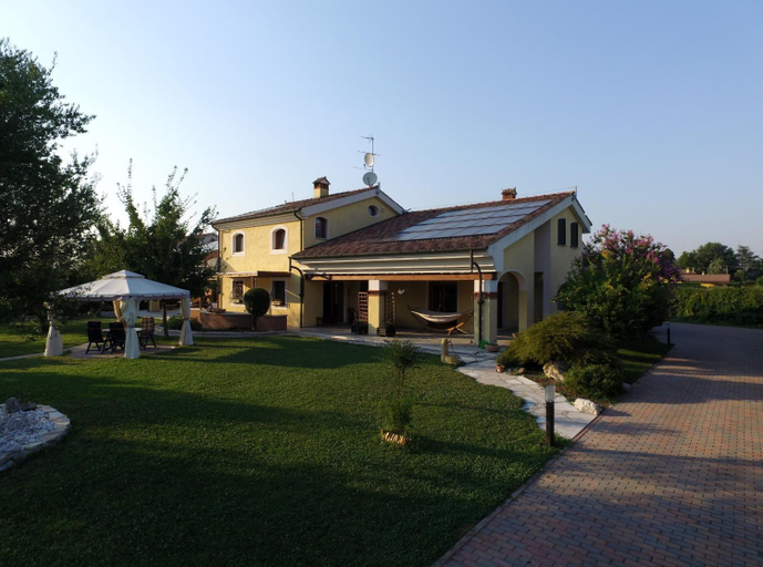 Others 3, B&B Melograno MC, Padua