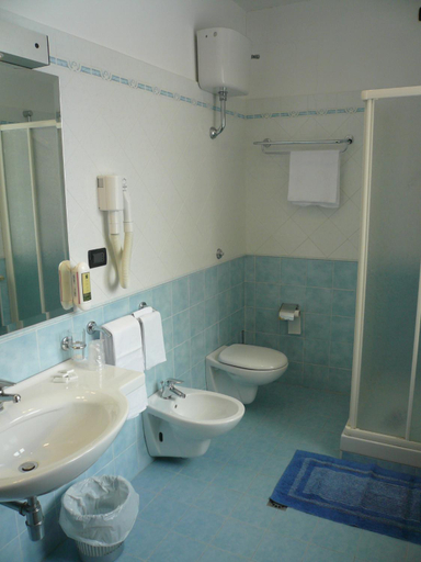 Bathroom 3, Albergo Belvedere, L'Aquila