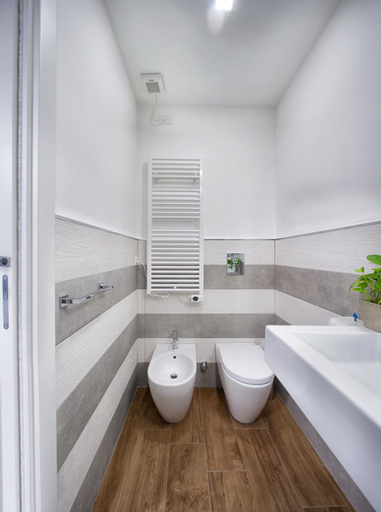 Bathroom 10