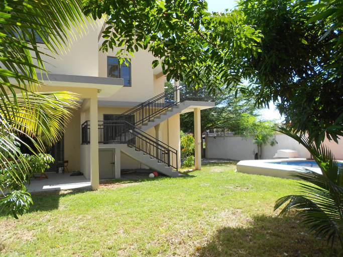 Others 2, Villa Tameva, Black River
