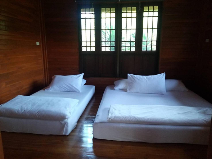 Bedroom 2, BaanRai KhunYa, Sai Yok