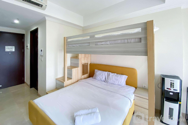 Bedroom 2, Comfort and Modern Studio Menteng Park By Travelio, Central Jakarta