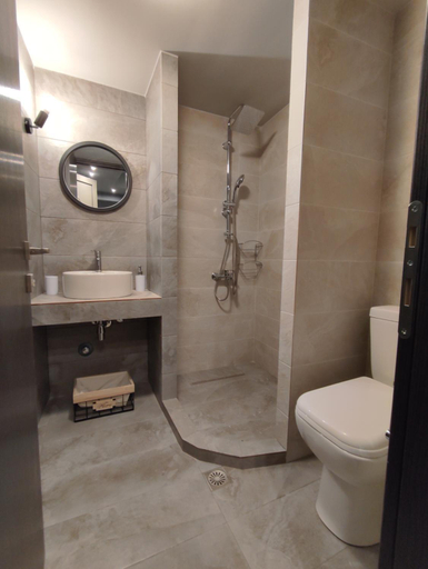 Bathroom 3, Stefani apartments, Attica