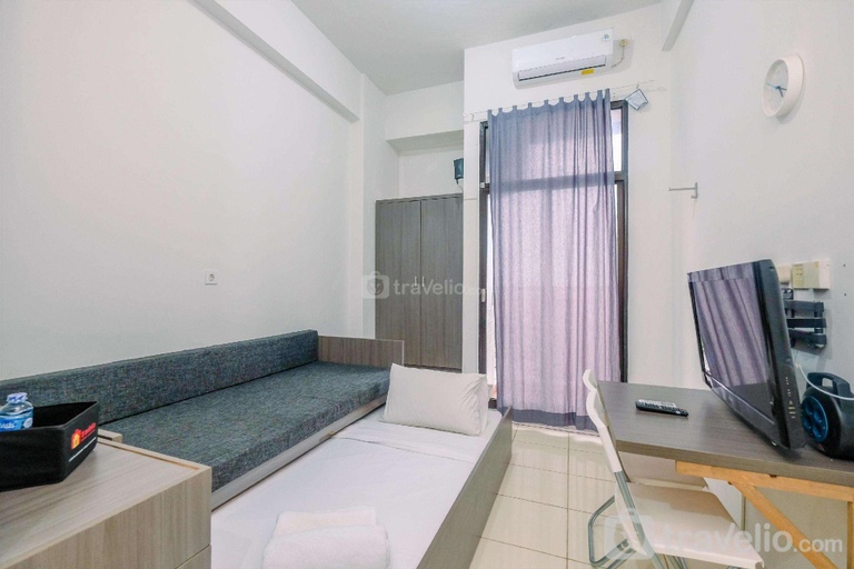 Bedroom, Comfort Studio with Bunk Bed at Dave By Travelio, Depok
