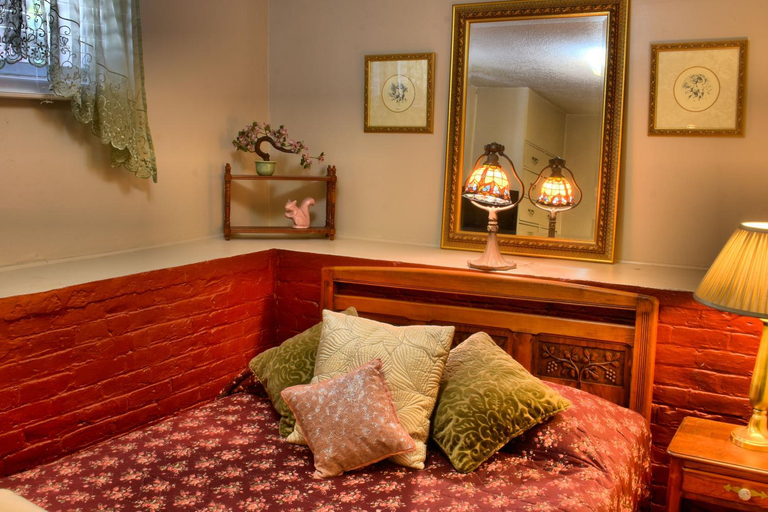 Bedroom, Bard's Inn, Iron