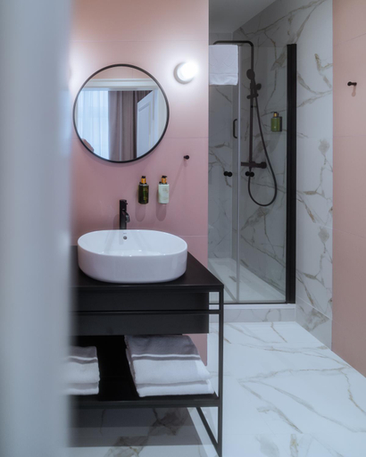 Bathroom 10