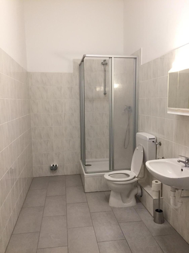 Bathroom 2, Pension Dreilinden Hannover GmbH, Region Hannover
