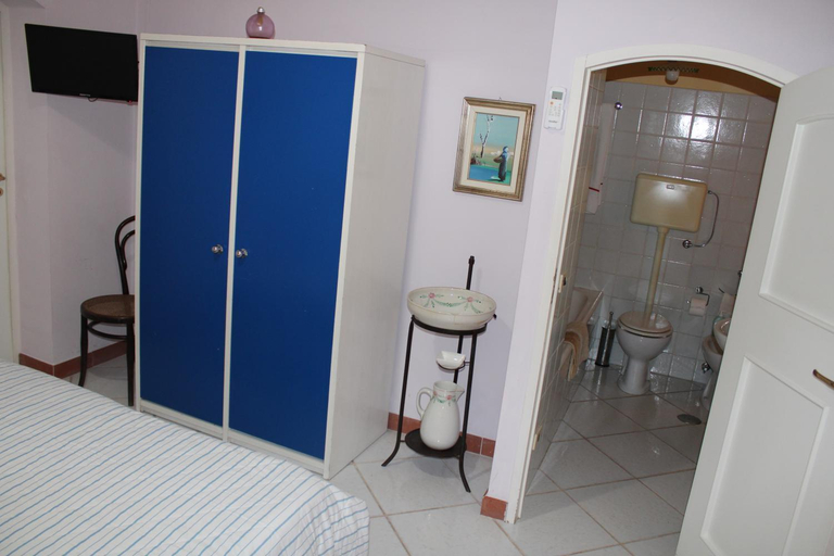 Bathroom 2, B&B Vecchia Suppenna, Barletta-Andria-Trani