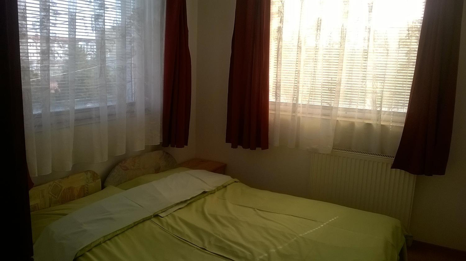 4, Karika Vendeghaz, Hajdúszoboszló